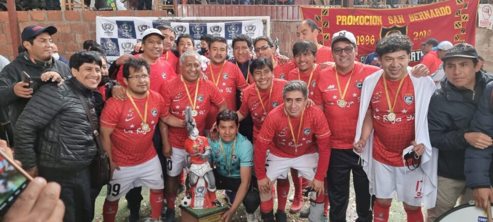 EQUIPO TETRA CAMPEÓN "LA ROJA 92".